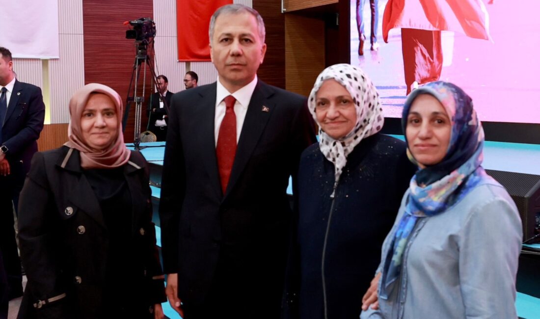 Ali Yerlikaya 15 Temmuz Şehitleri ve gazi aileleri ile bir araya geldi Vatanımız için fedayı can eyleyen şehitlerimizin kıymetli aileleri ve kahraman