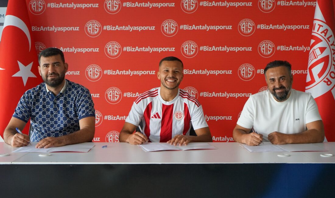 Antalyaspor, yaz transfer döneminin dördüncü imzasını Brezilyalı Thalisson Kelven da