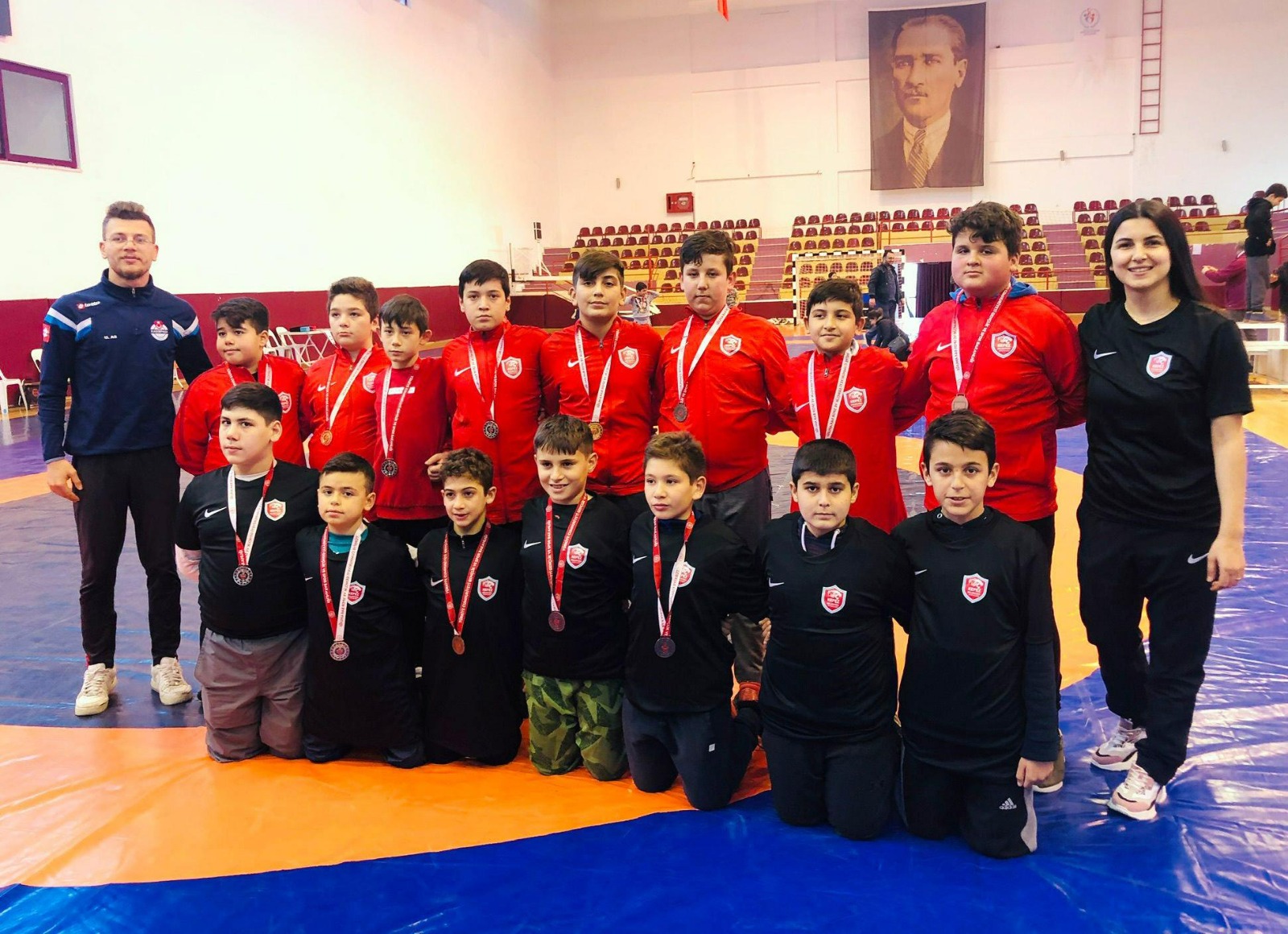 Antalya Kepez Belediyesi Spor Kulübü güreş takımı U13 Antalya Şampiyonasında