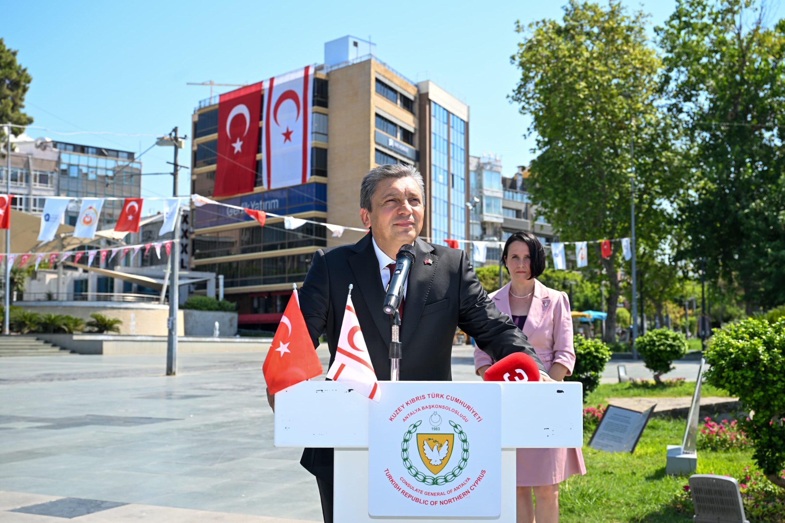  Kıbrıs Barış Harekâtı’nın 50. Yıldönümü Cumhuriyet Meydanı’nda düzenlenen törenle