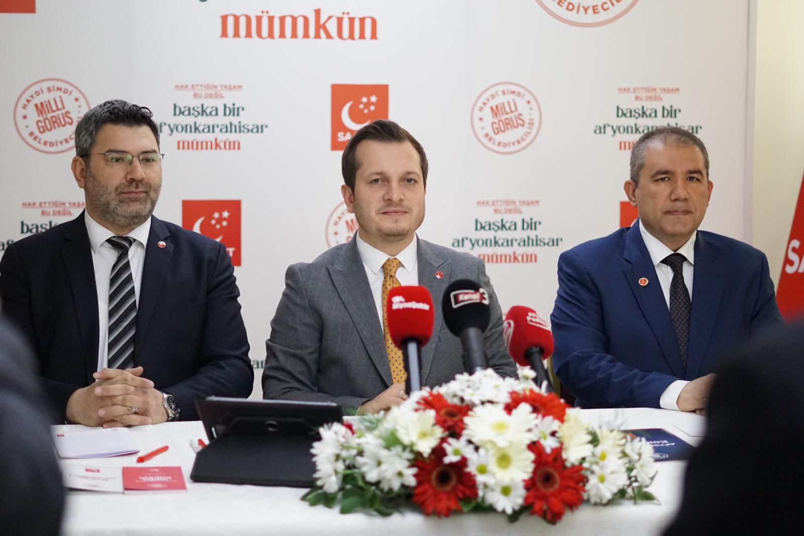 Saadet Partisi Afyonkarahisar İl Başkanı Beytullah Karataş, 24 Temmuz Gazeteciler ve
