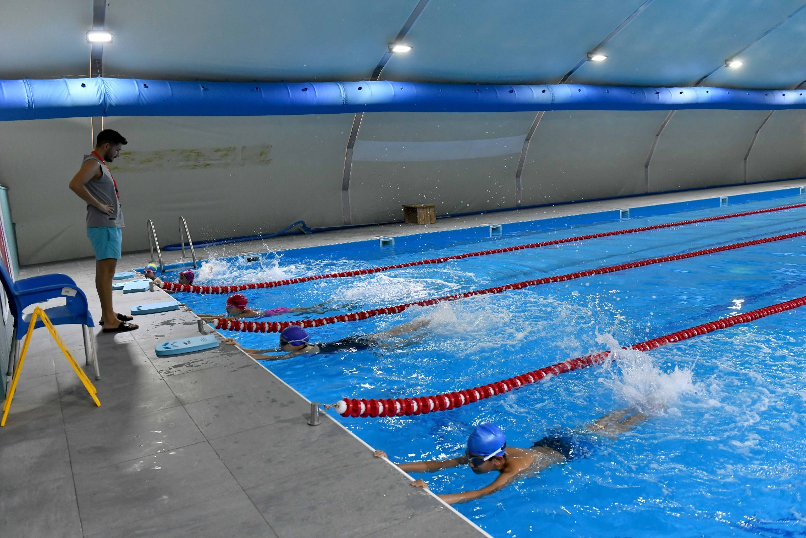 Antalya Muratpaşa Belediyesi Deniz Baykal Spor Kompleksi’nin, “Antalya’da yüzme bilmeyen kalmasın”