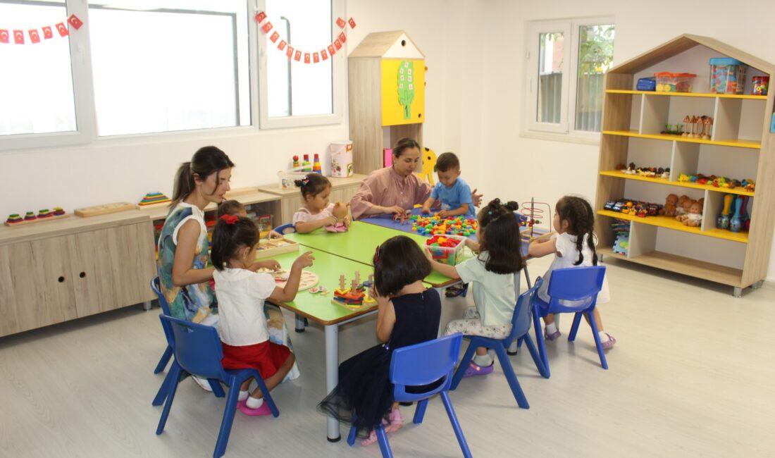 Antalya Büyükşehir Belediye Başkanı Muhittin Böcek’in her ilçeye kreş kazandırma