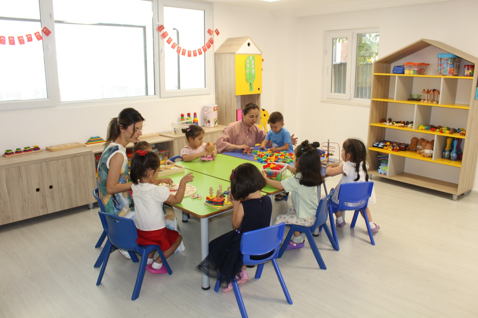 Antalya Büyükşehir Belediye Başkanı Muhittin Böcek’in her ilçeye kreş kazandırma