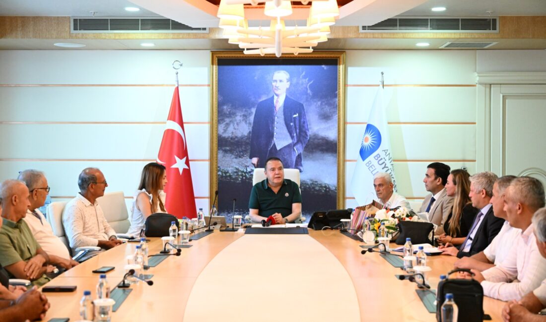 Antalya Büyükşehir Belediye Başkanı Muhittin Böcek, Batı Akdeniz Muhtarlar Federasyonu