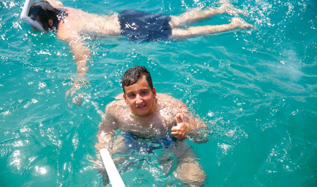  Antalya Büyükşehir Belediyesi’nin Konyaaltı ve Lara sahillerindeki Engelsiz Plajları bu