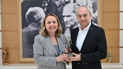 Antalya Kepez Belediye Başkanı Mesut Kocagöz’e nezaket ziyaretinde bulunan CHP