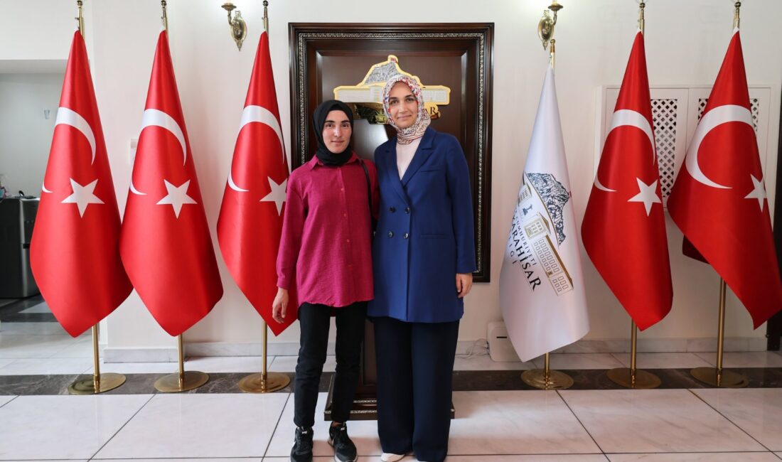 Afyonkarahisar Valisi Doç. Dr. Kübra Güran Yiğitbaşı, TV8 ekranlarında yayınlanan