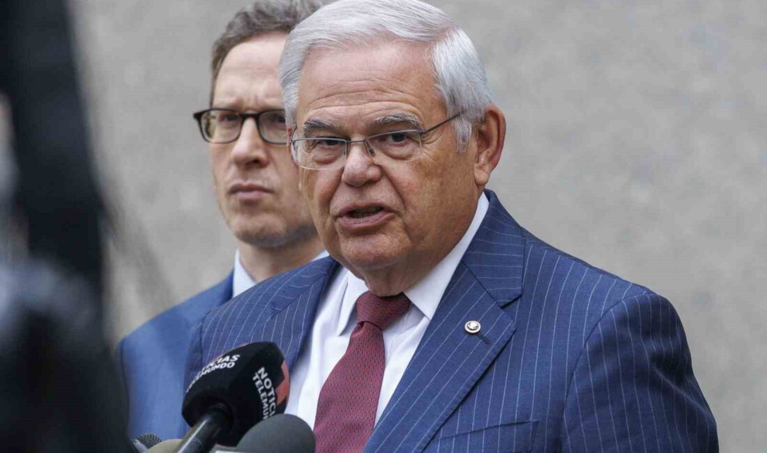 ABD’de hakkında yolsuzluk ve rüşvet soruşturması yürütülen Senatör Bob Menendez