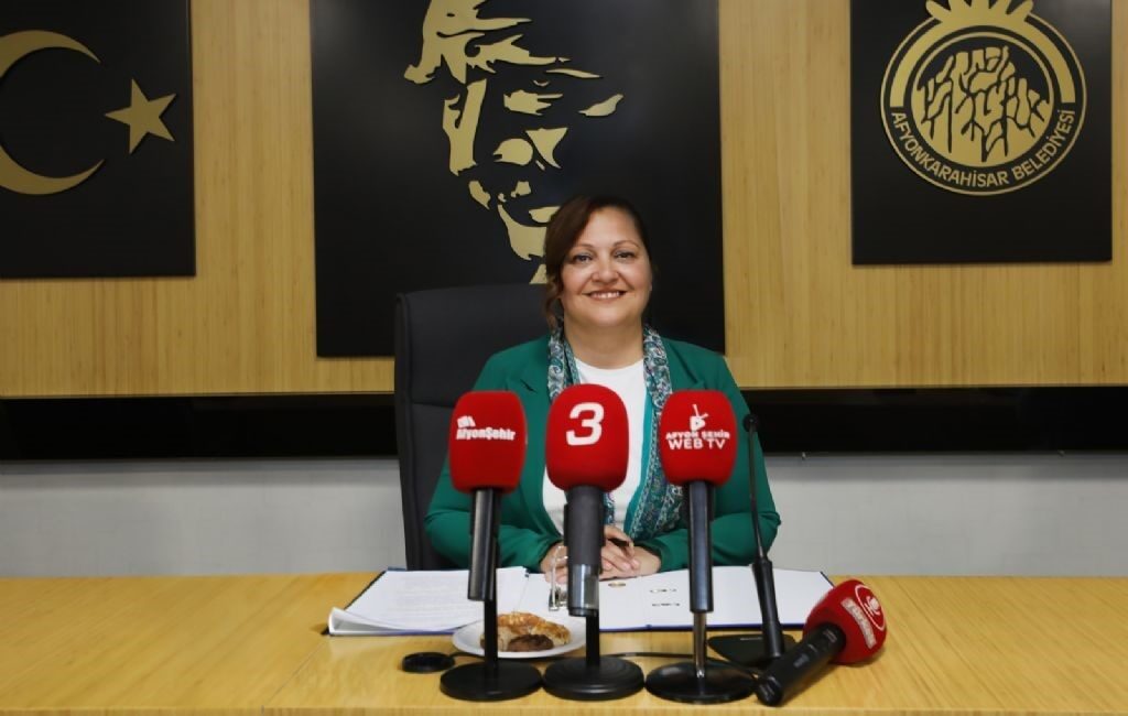 Seçim öncesi vaatlerinden olan ‘Halk Lokantası’ projesini kentin iki farklı