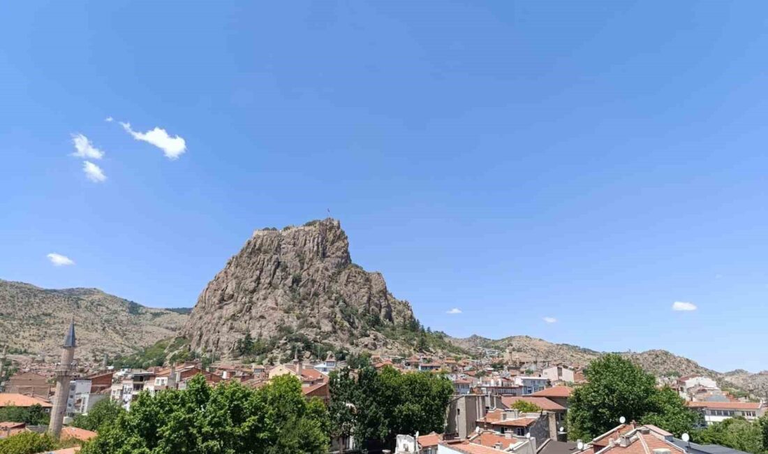 Afyonkarahisar yeni haftaya, geçtiğimiz haftalara göre serin ve açık bir
