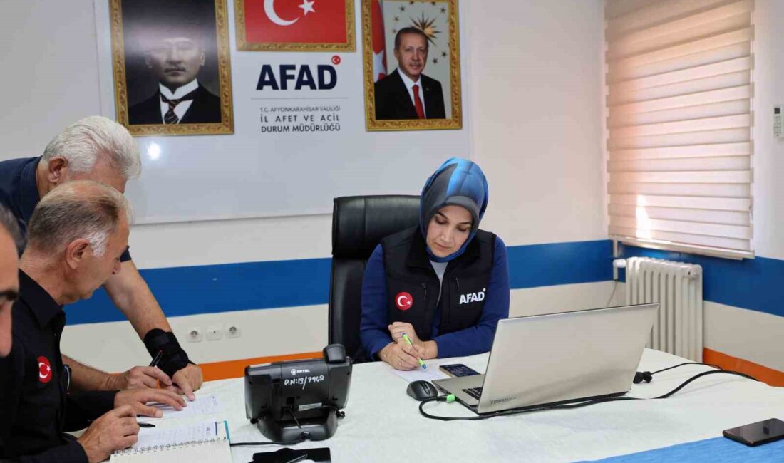 Afyonkarahisar’da dün yaşanan 4,4 büyüklüğündeki depremde 4 köy evinin zarar