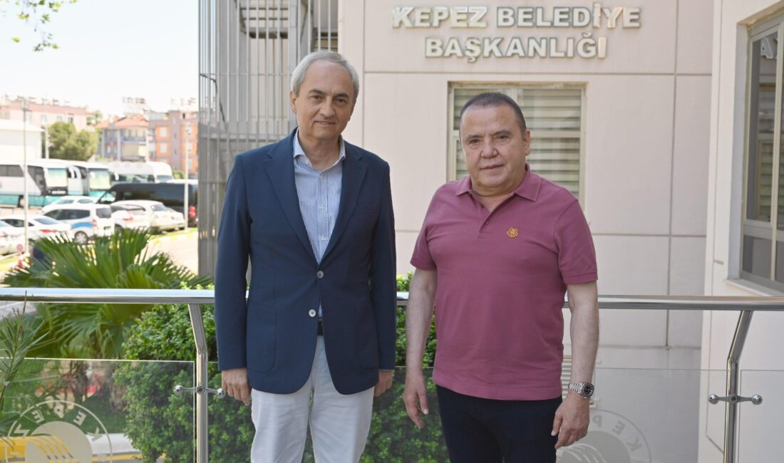 Kepez Belediye Başkanı Mesut Kocagöz, Antalya Büyükşehir Belediye Başkanı Muhittin