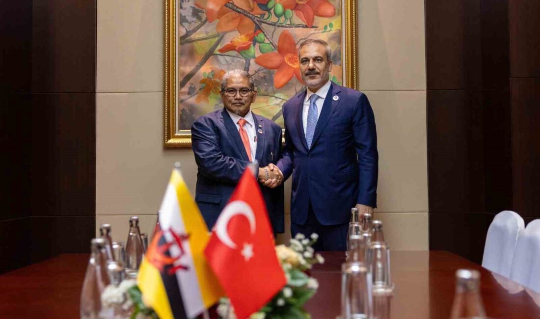 Dışişleri Bakanı Hakan Fidan, Laos’ta Brunei Dışişleri Bakanı Dato Erywan