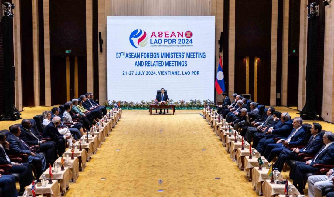 Dışişleri Bakanı Hakan Fidan, mevkidaşlarıyla birlikte Laos Başbakanı Sonexay Siphandone’ye