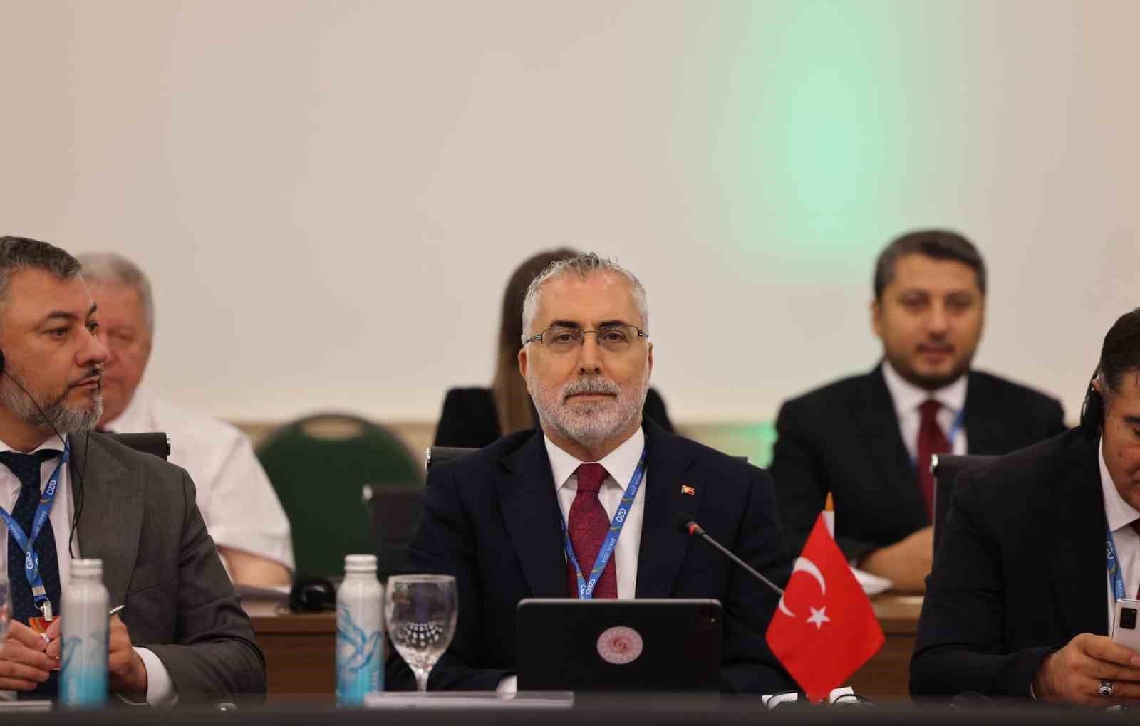Çalışma ve Sosyal Güvenlik Bakanı Vedat Işıkhan, G20 Çalışma ve