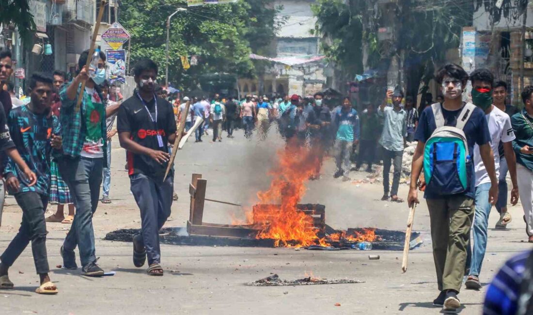 Bangladeş’te 1971’deki Bağımsızlık Savaşı’na katılanların ailelerine kamu sektöründe kontenjan ayrılmasını