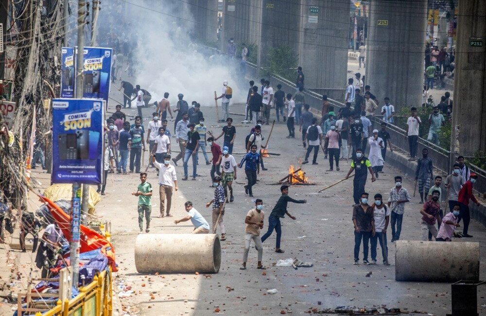 Bangladeş’te 1971’deki Bağımsızlık Savaşı’na katılanların ailelerine kamu sektöründe kontenjan ayrılmasını