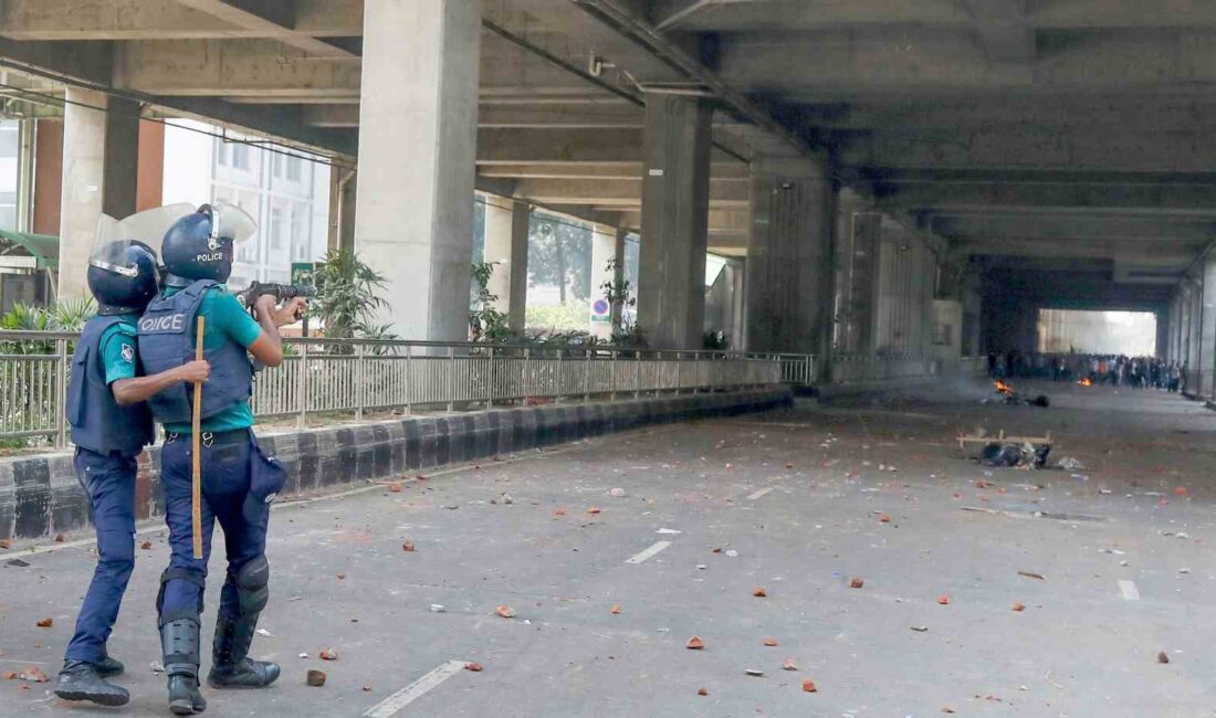 Bangladeş’te 1971’deki Bağımsızlık Savaşına katılanların ailelerine kamu sektöründe kontenjan ayrılmasını