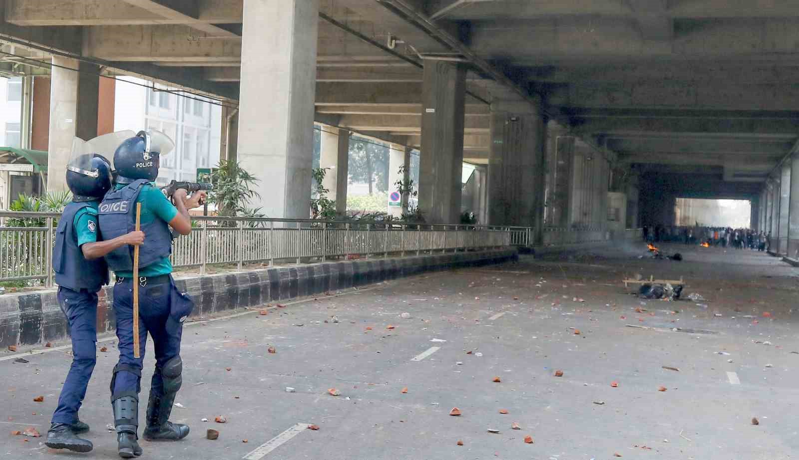 Bangladeş’te 1971’deki Bağımsızlık Savaşına katılanların ailelerine kamu sektöründe kontenjan ayrılmasını