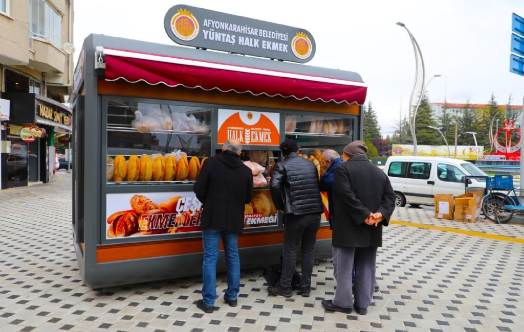 Afyonkarahisar Belediyesi Sadıkbey’de bulunan Tokiler yakınındaki bir alanda yeni Halk