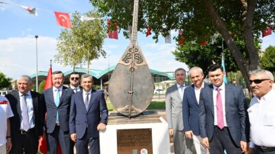 Kazakistan Cumhuriyeti’nin Milli Dombra Günü’nde, Türk halklarının geleneksel çalgısı olan