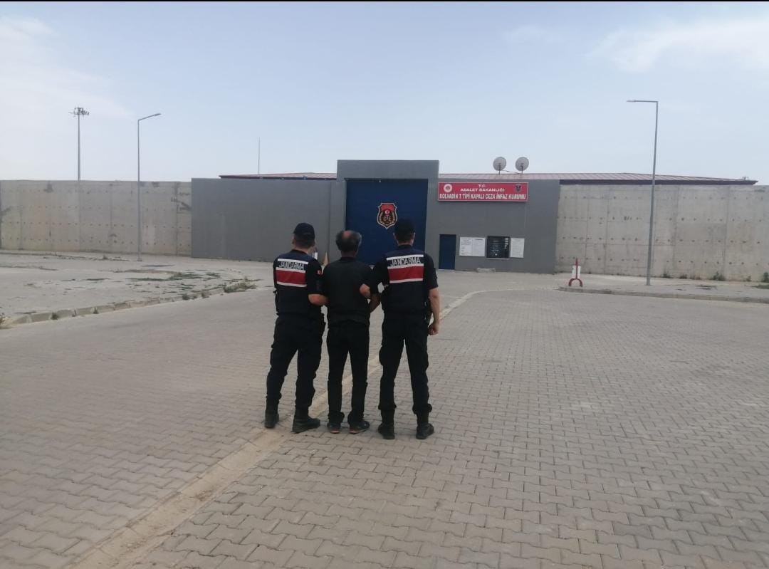 Afyonkarahisar’da sarkıntılık yapmak suretiyle çocuğun cinsel istismarı suçundan 4 yıl