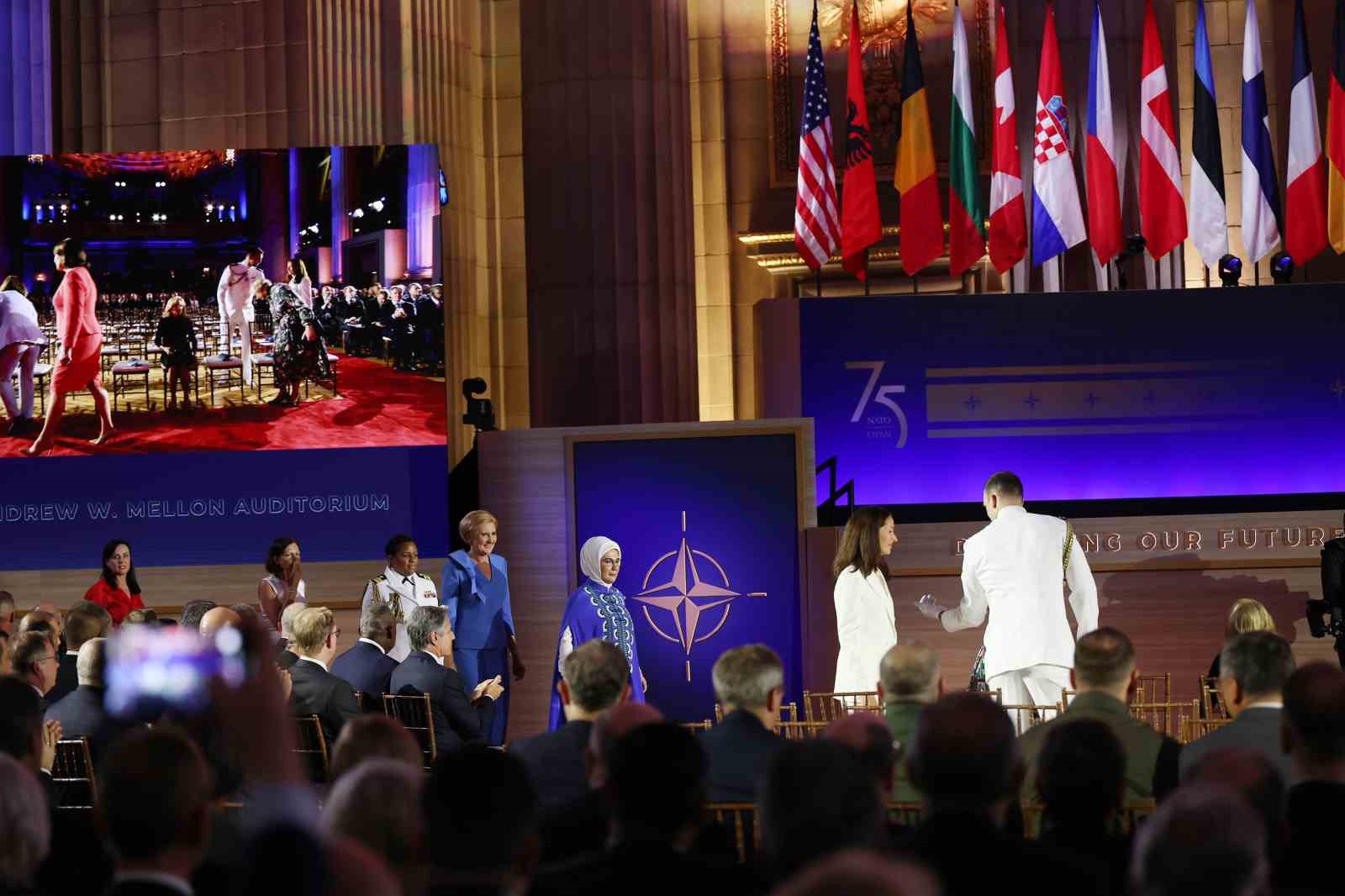 Cumhurbaşkanı Erdoğan, NATO Devlet ve Hükûmet Başkanları Zirvesi’ne katılmak üzere