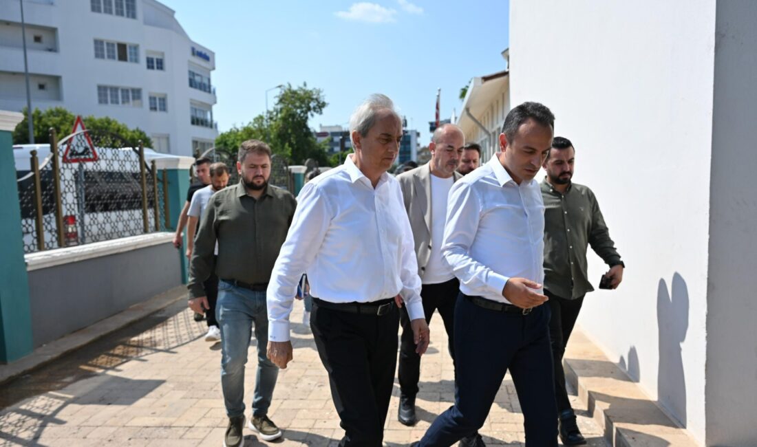 Antalya Kepez Mesleki Eğitim Merkezi’ni ziyaret eden Kepez Belediye Başkanı
