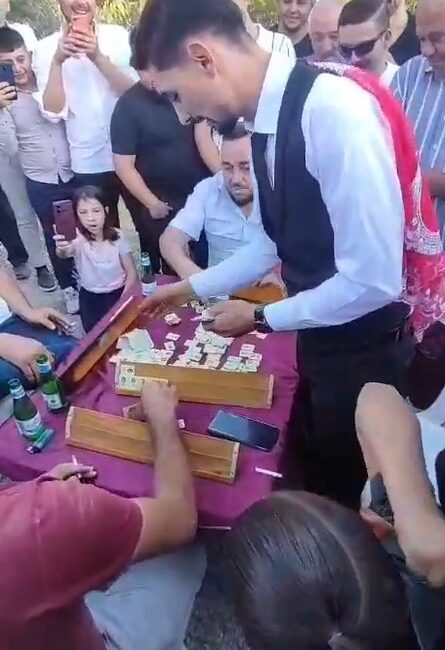AFYONKARAHİSAR’DA GERÇEKLEŞTİRİLEN BİR DÜĞÜNDE KONVOYUN ÖNÜ DAHA ÖNCE HİÇ GÖRÜLMEMİŞ