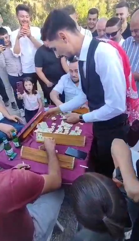 AFYONKARAHİSAR’DA GERÇEKLEŞTİRİLEN BİR DÜĞÜNDE KONVOYUN ÖNÜ DAHA ÖNCE HİÇ GÖRÜLMEMİŞ