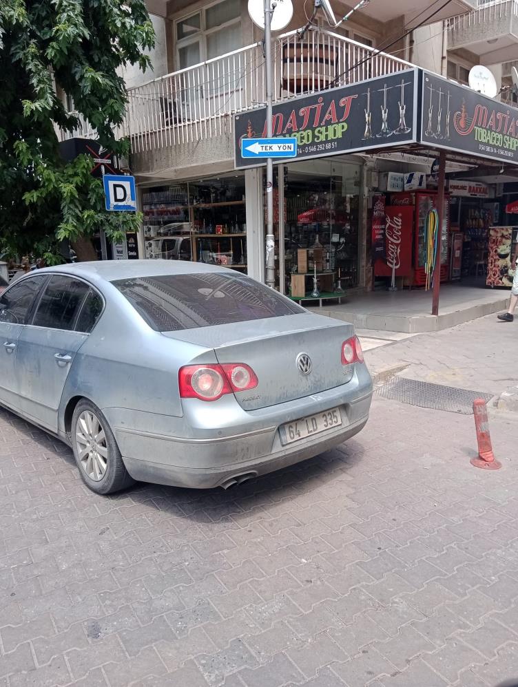 Fiziksel engeli olan bireylerin ulaşımı için kaldırımlara yapılan rampalar kimi