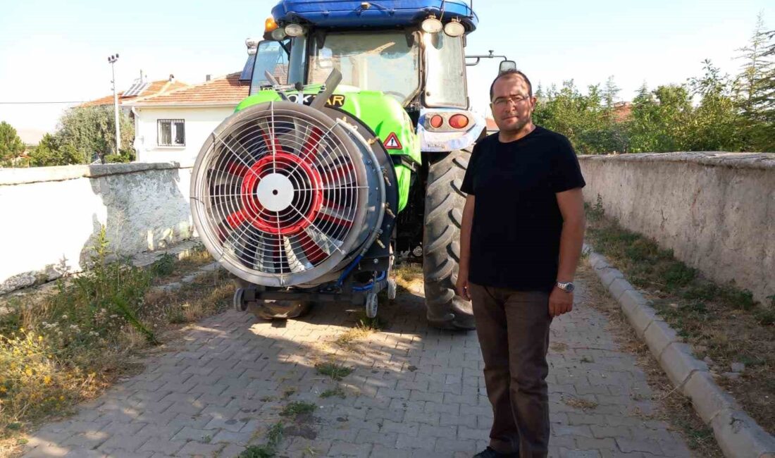 Afyonkarahisar’a bağlı Emirdağ ilçesinin Yarımca Köyü’nde haşerelere yönelik ilaçlama çalışmaları