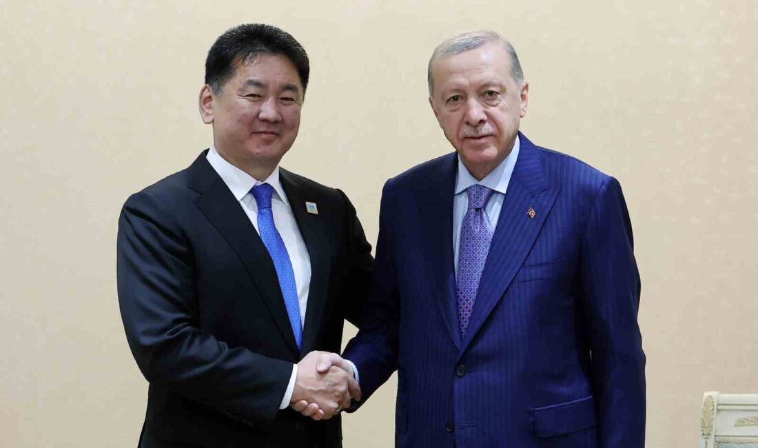 CUMHURBAŞKANI RECEP TAYYİP ERDOĞAN, KAZAKİSTAN’DA MOĞOLİSTAN CUMHURBAŞKANI UKHNAAGİİN KHURELSUKH İLE