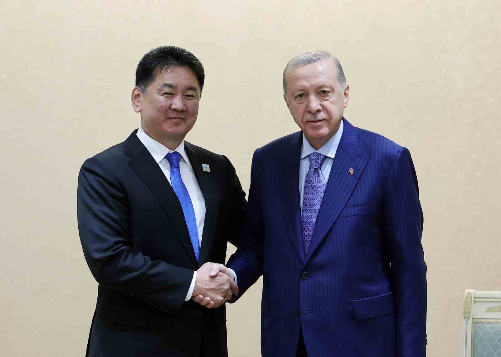 CUMHURBAŞKANI RECEP TAYYİP ERDOĞAN, KAZAKİSTAN’DA MOĞOLİSTAN CUMHURBAŞKANI UKHNAAGİİN KHURELSUKH İLE