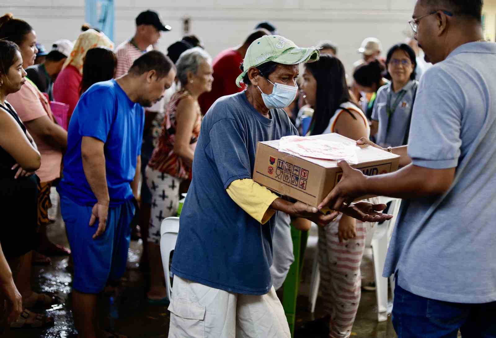 Filipinler’i vuran Butchoy ve Carina tropikal kasırgaları nedeniyle 8 kişi