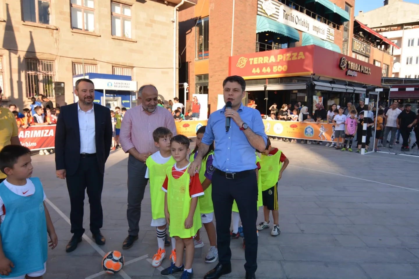 Afyonkarahisar Sandıklı Kaymakamlığı himayelerinde Gençlik ve Spor İlçe Müdürlüğü ile