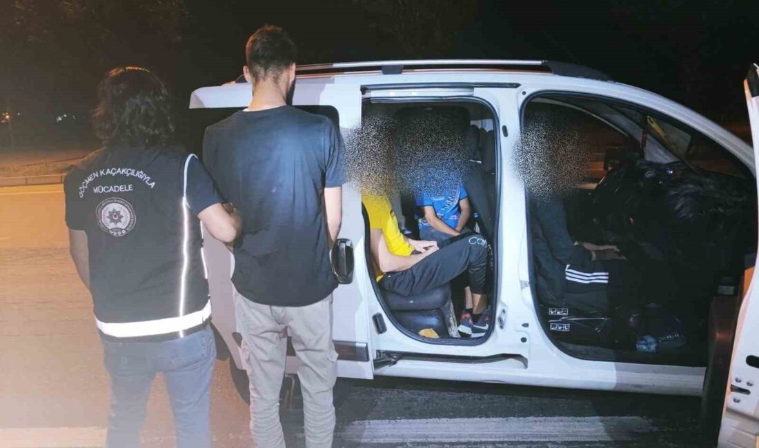 Afyonkarahisar’da hafif ticari araçla göçmen kaçakçılığı yapan bir şahıs polis