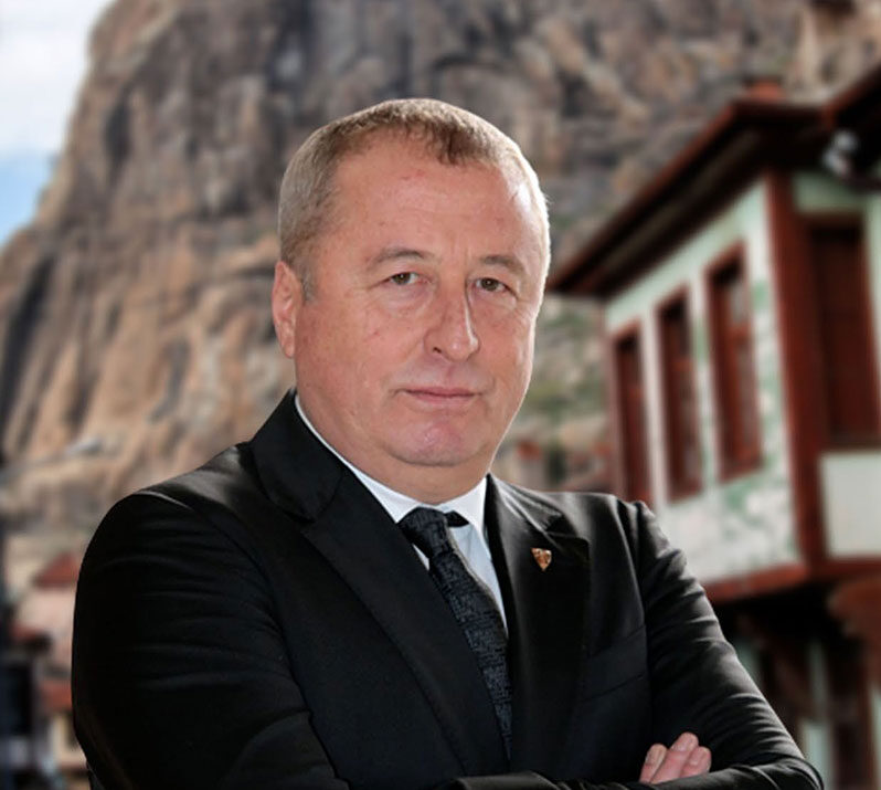 İYİ Parti Afyonkarahisar Milletvekili Hakan Şeref Olgun sabah satlerinde Afyonkarahisar’da