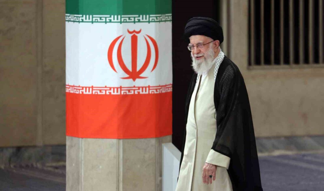 İran dini lideri Ali Hamaney, Hamas Siyasi Büro Başkanı İsmail