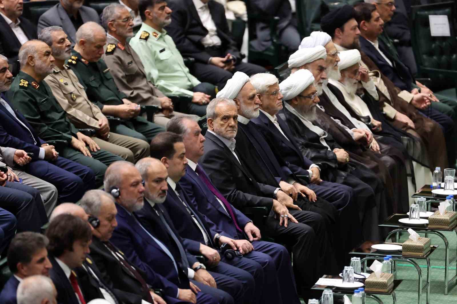 İran’da 5 Temmuz’da düzenlenen cumhurbaşkanlığı seçimlerinin galibi Mesut Pezeşkiyan, yemin