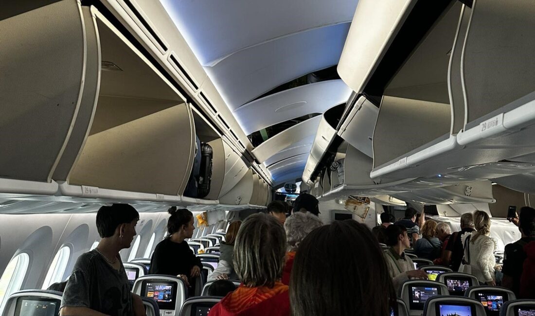 İspanya merkezli Air Europa’ya ait yolcu uçağının İspanya-Uruguay seferini yaptığı