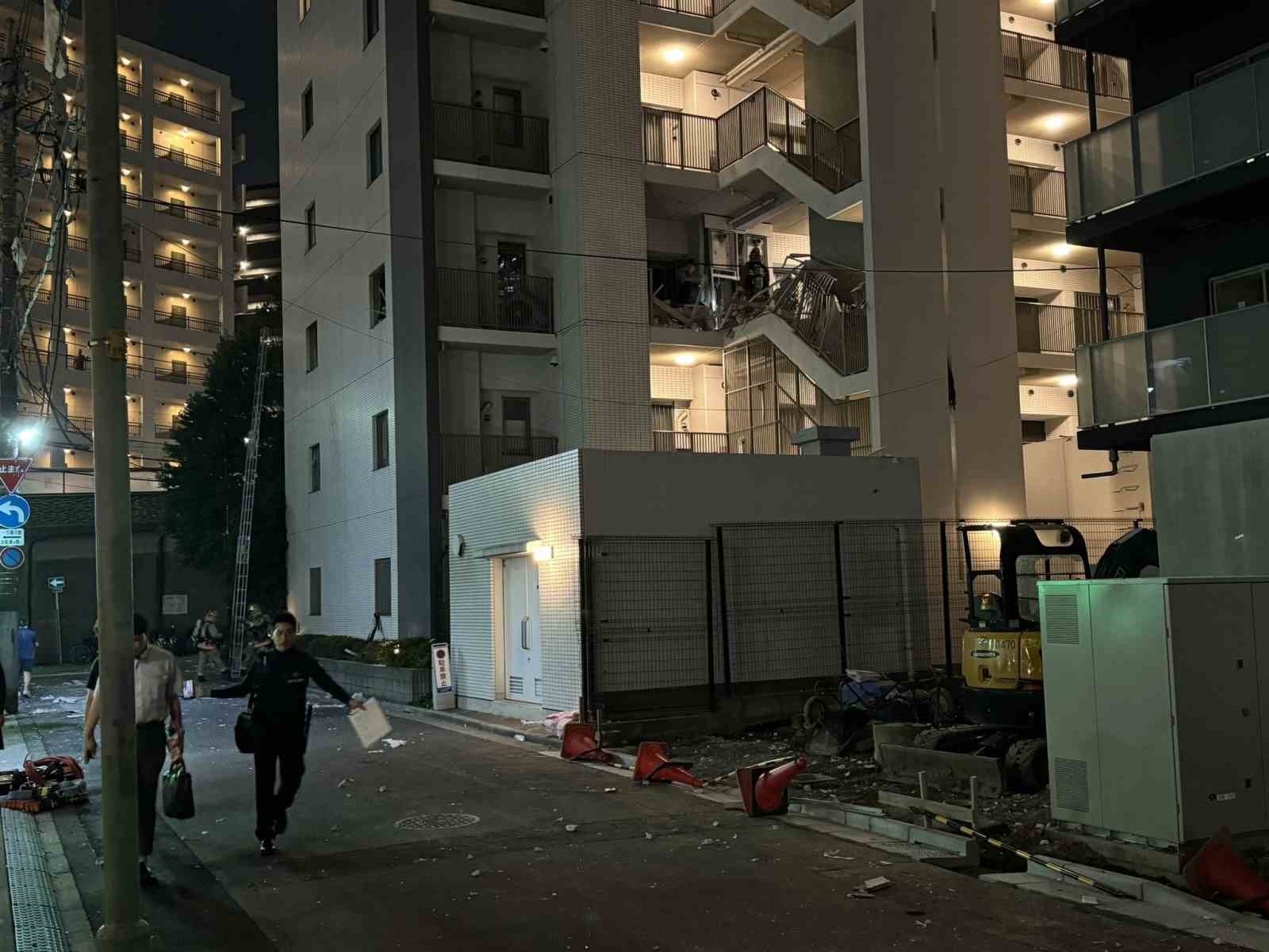 Japonya’da bir apartman dairesinde yaşayan şahsın intihar etmek için önce