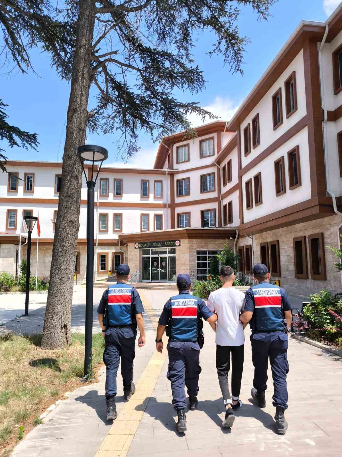 Afyonkarahisar’da kasten yaralama suçundan jandarma tarafından yakalanan şahıs tutuklandı. Edinilen