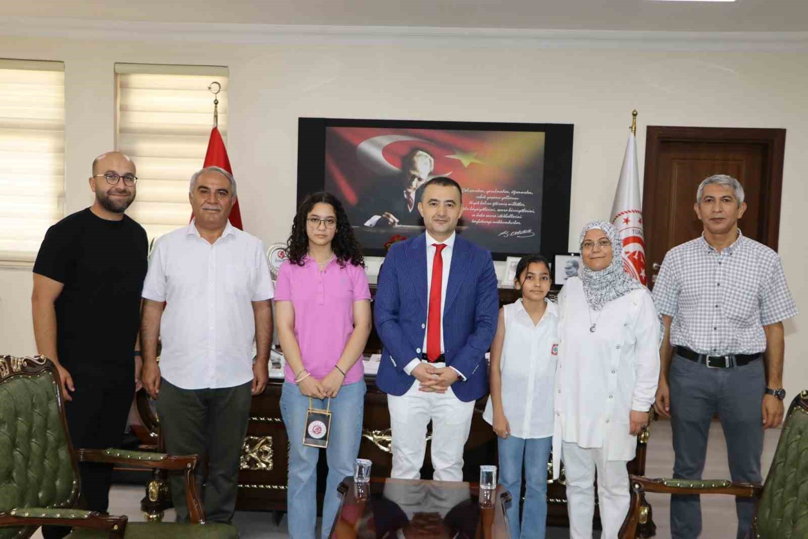 Afyonkarahisar Emirdağ Kaymakamı Osman Bilici, ilçenin eğitim noktasında sağladığı başarının