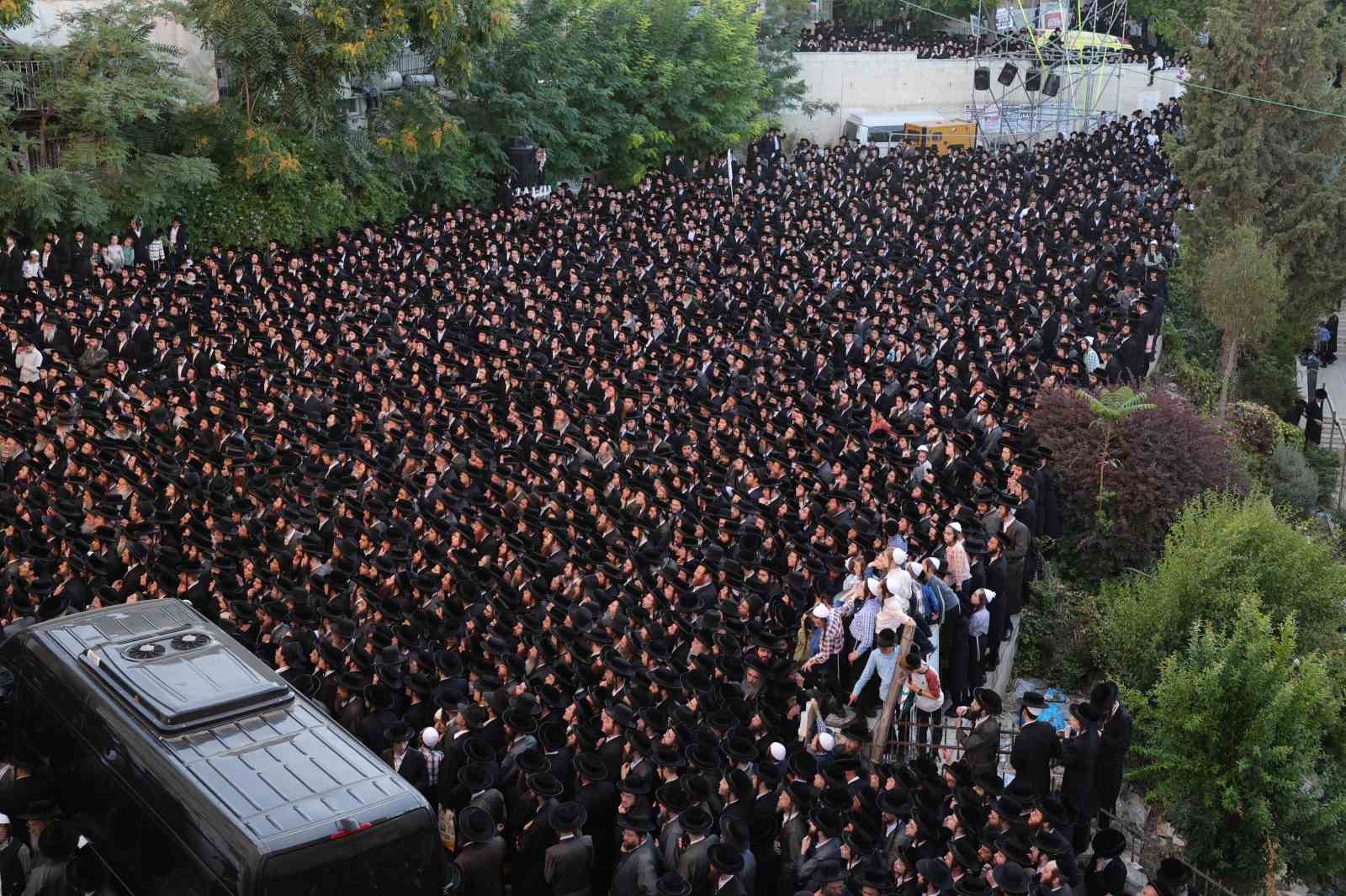 KUDÜS'TE ZORUNLU ASKERLİĞE KARŞI ÇIKAN HAREDİLER POLİSLE ÇATIŞTI, 5 KİŞİ