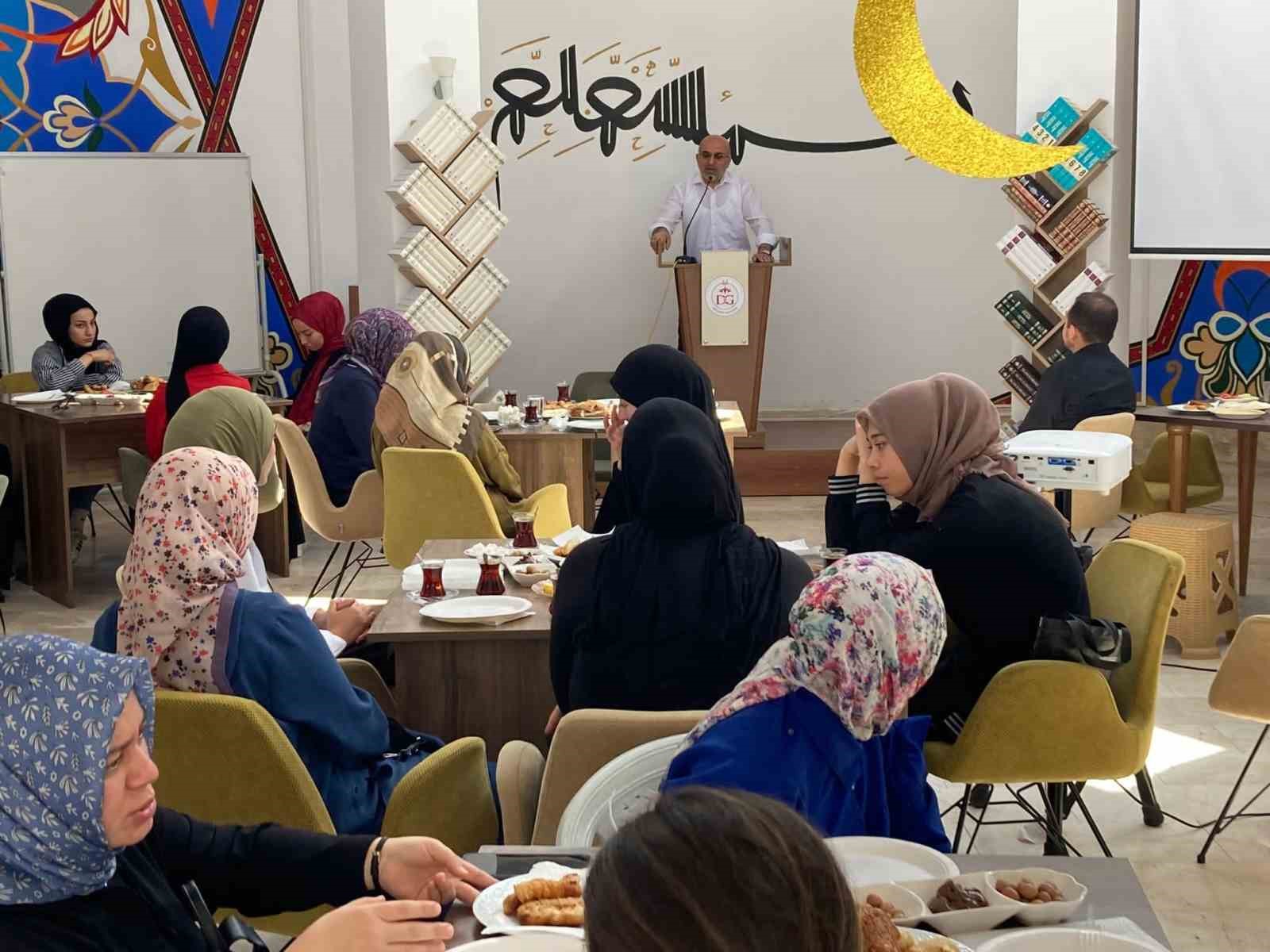 Afyonkarahisar İl Müftülüğü Gençlik Koordinatörlüğü tarafından liseli öğrencilere yönelik kahvaltı