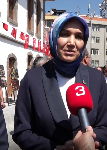 Afyonkarahisar Valisi Doç. Dr. Kübra Güran Yiğitbaşı, restorasyon çalışmaları süren