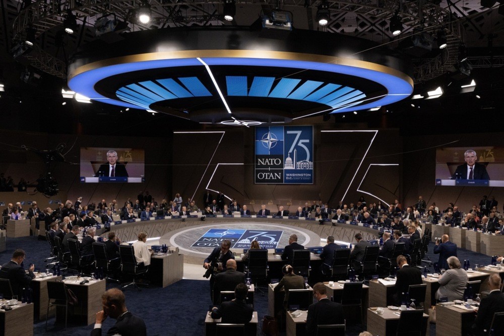 NATO LİDERLERİ NATO-UKRAYNA KONSEYİ OTURUMU'NDA BİR ARAYA GELDİ