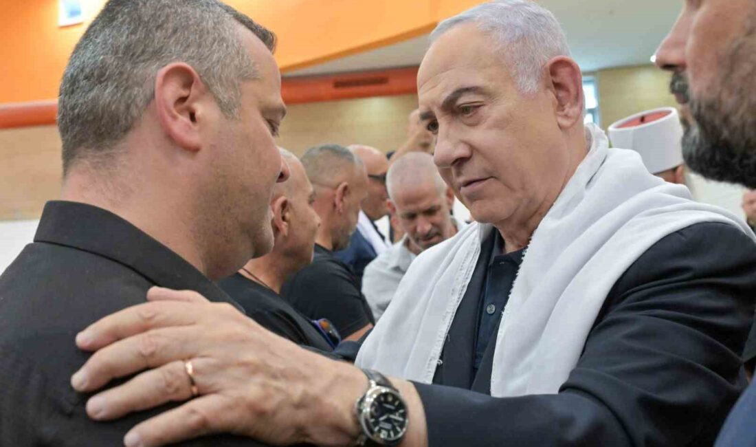 İsrail Başbakanı Binyamin Netanyahu cumartesi günü roketli saldırı düzenlenen Golan